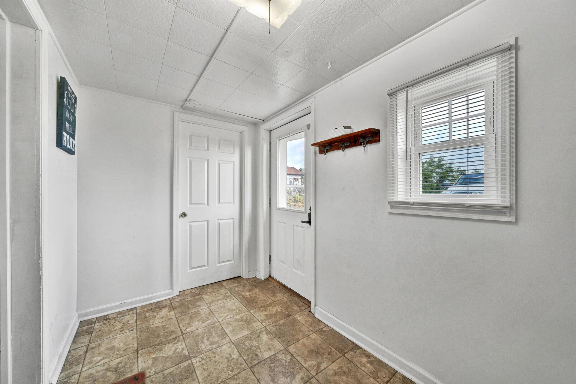 1346 Archbold AVE NE - Photo 15