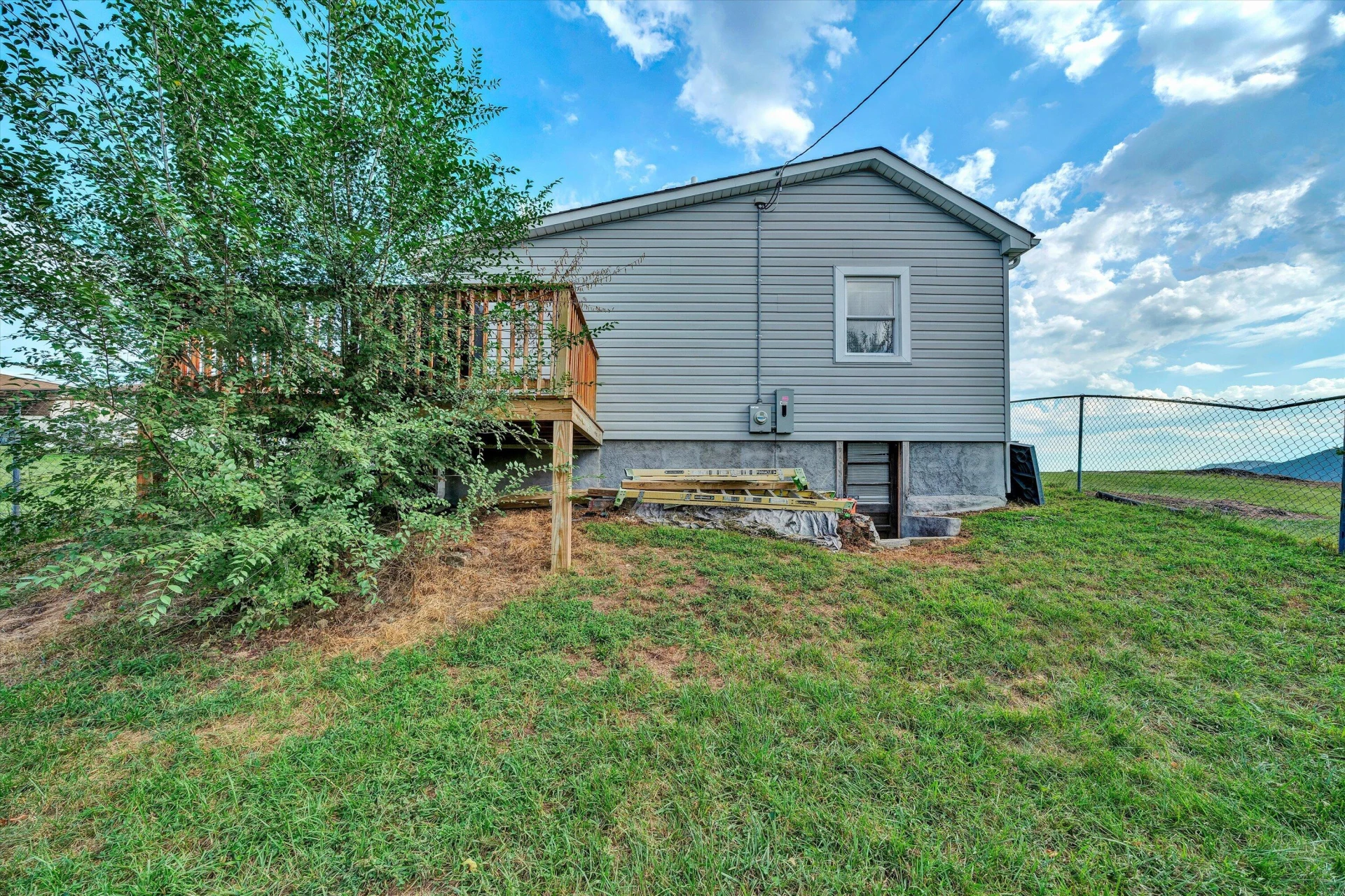 1346 Archbold AVE NE - Photo 17