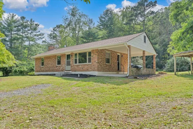 206 Houston Mines RD, Troutville, VA, 24175