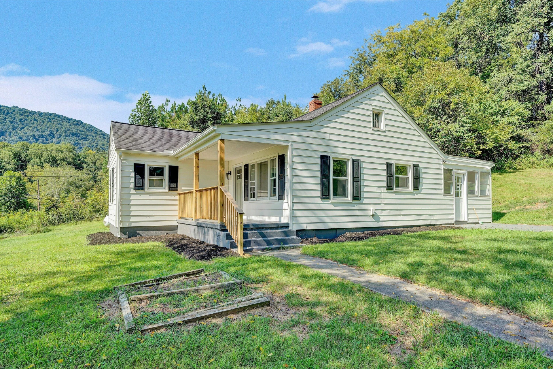 8031 Bent Mountain RD