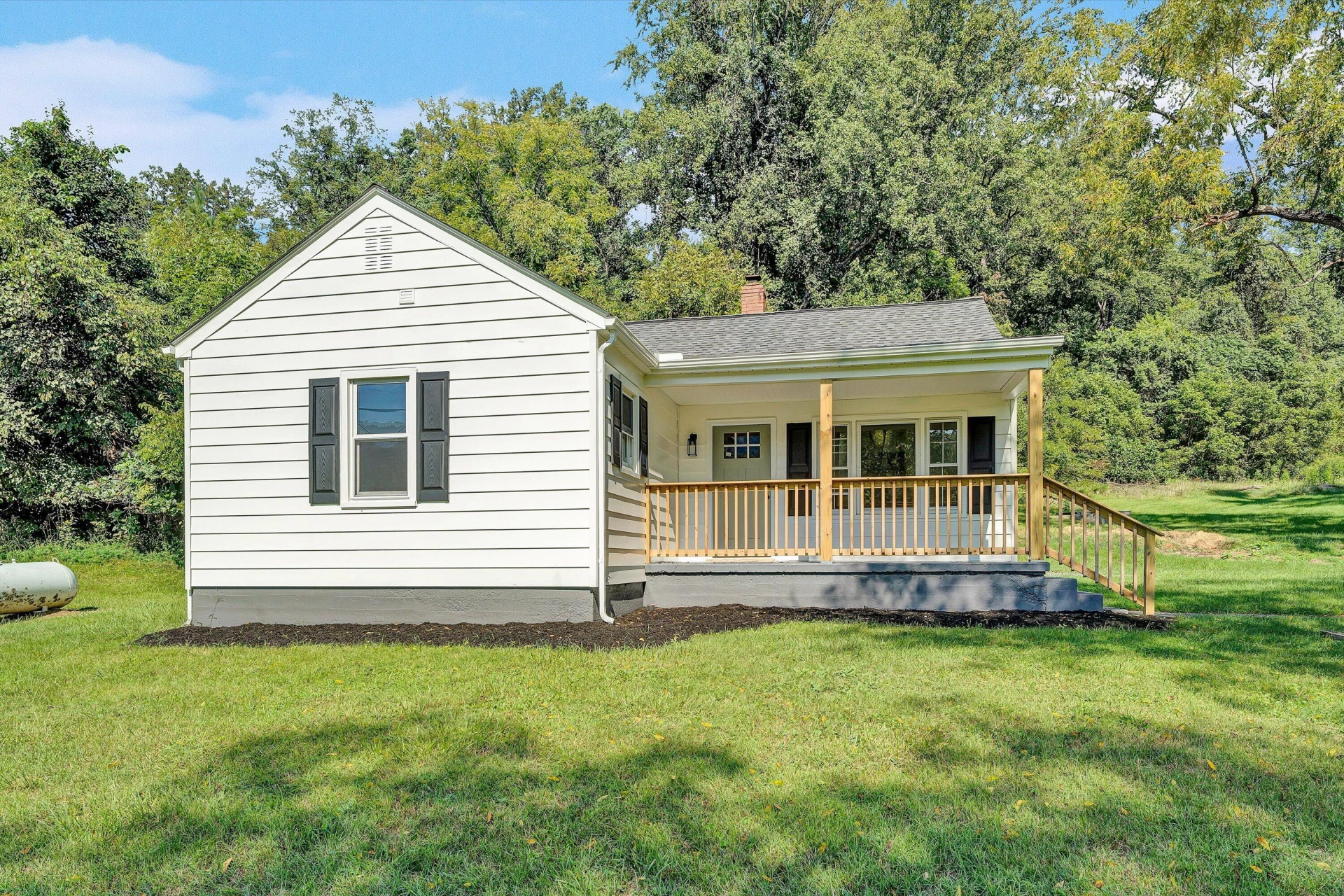 8031 Bent Mountain RD - Photo 3