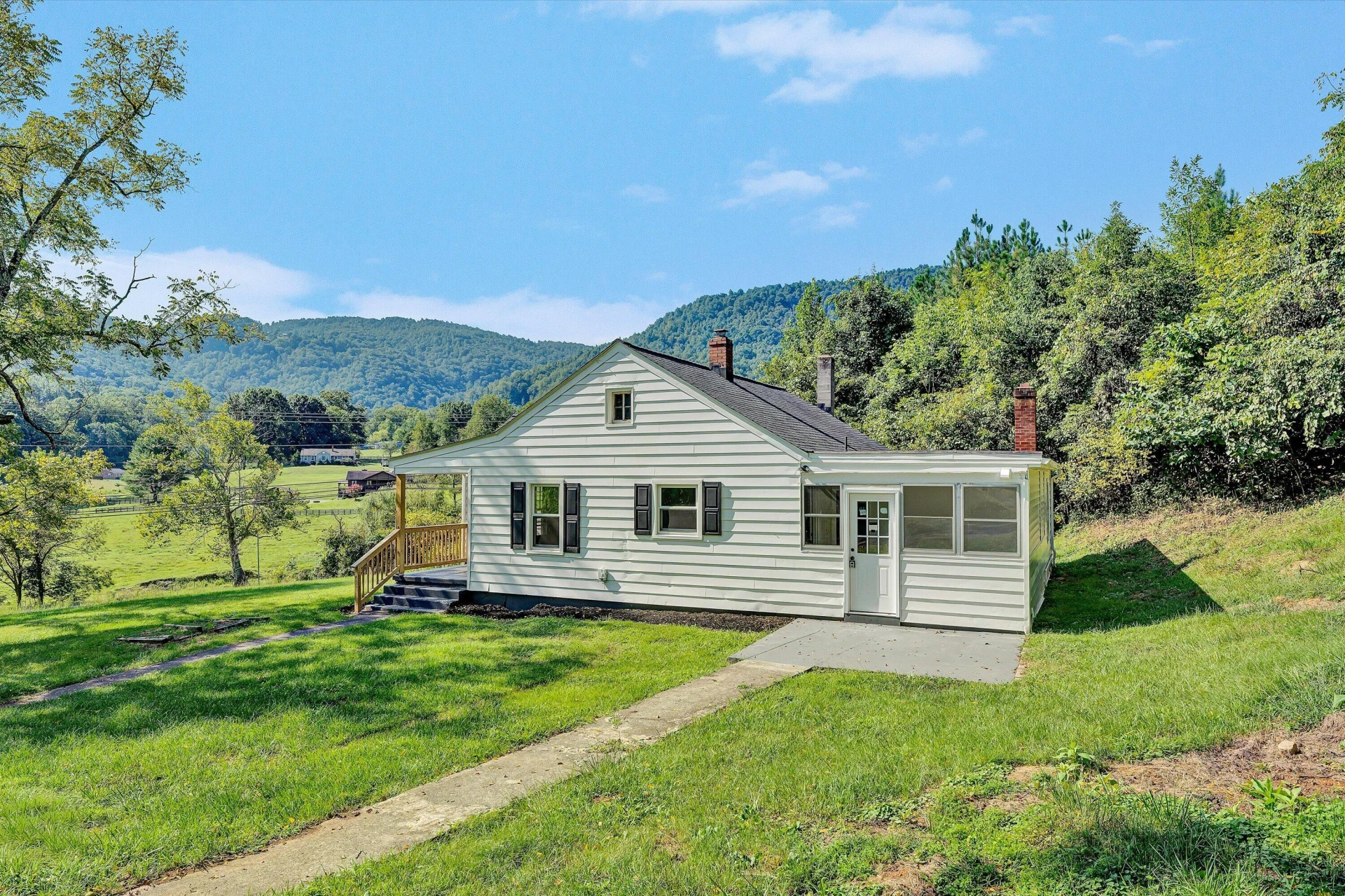 8031 Bent Mountain RD - Photo 5