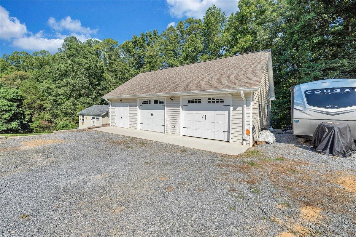 297 Twelve Oaks DR - Photo 4