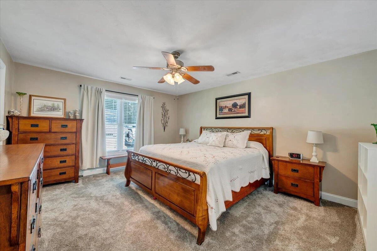 297 Twelve Oaks DR - Photo 18