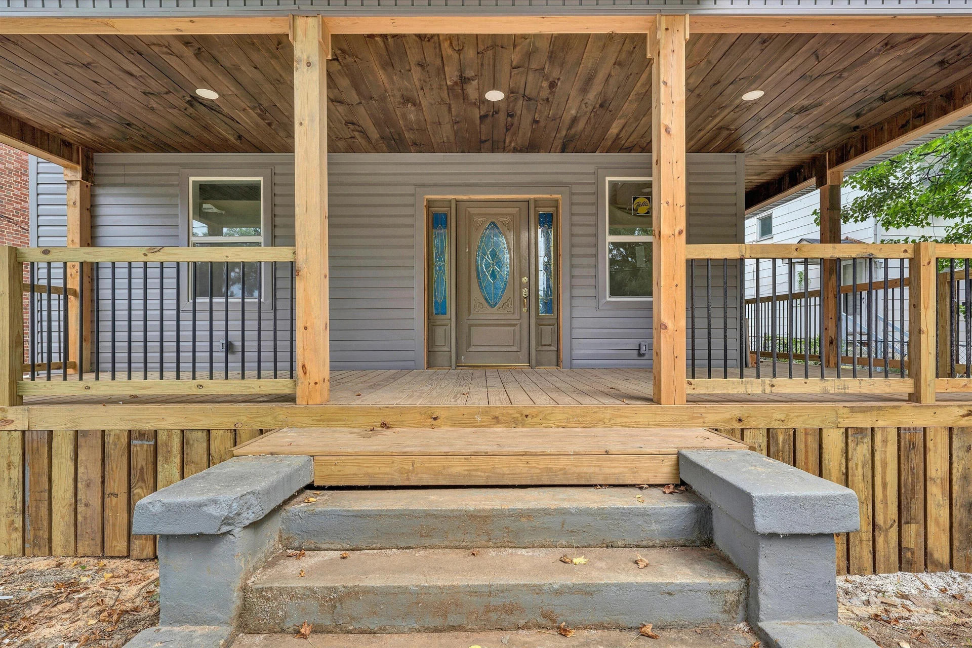1205 Campbell AVE SW - Photo 3