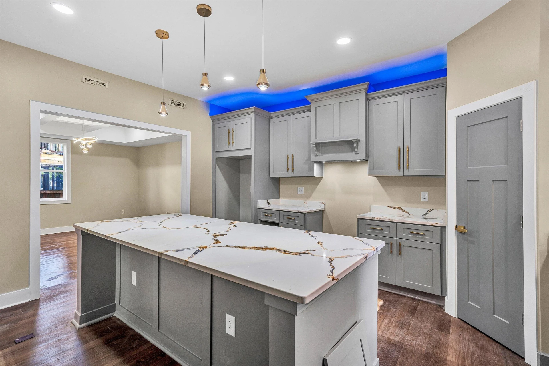 1205 Campbell AVE SW - Photo 11
