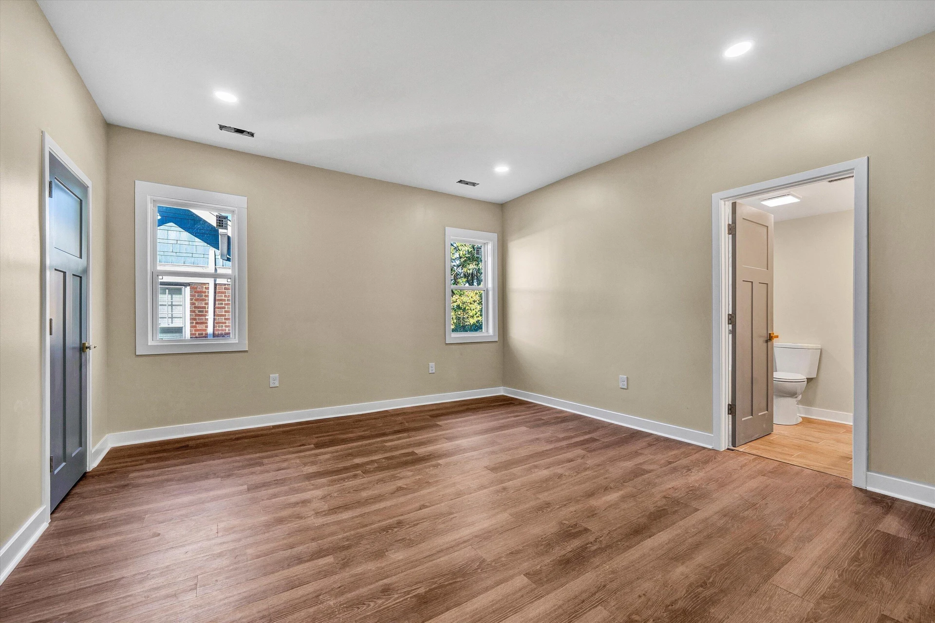 1205 Campbell AVE SW - Photo 14