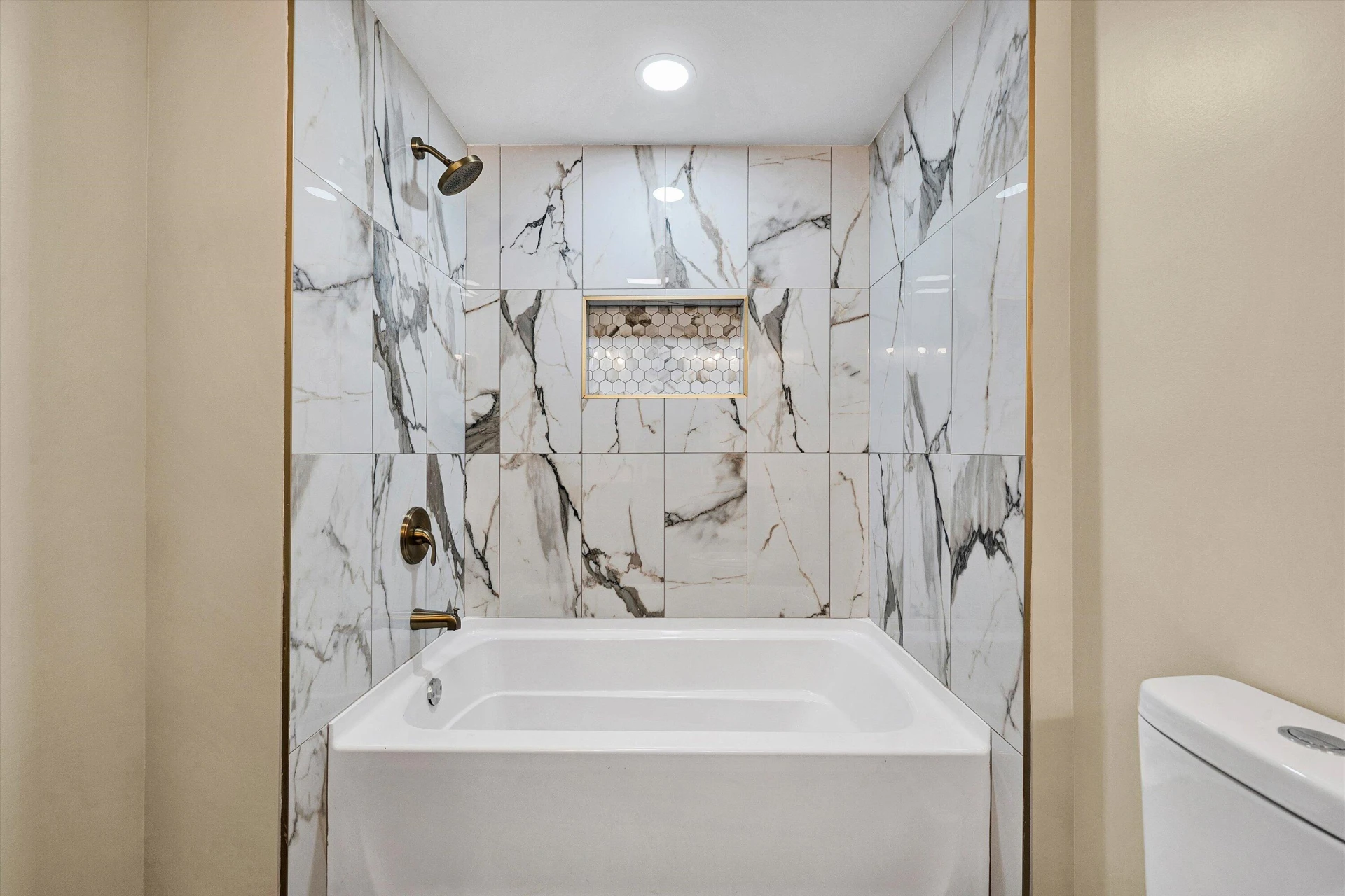 1205 Campbell AVE SW - Photo 16