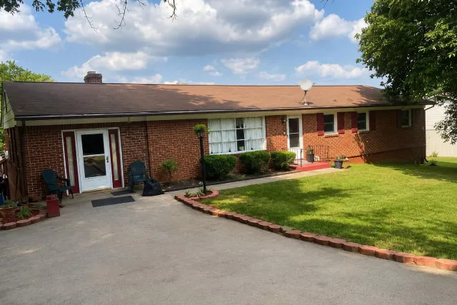 812 Elam DR, Salem, VA, 24153