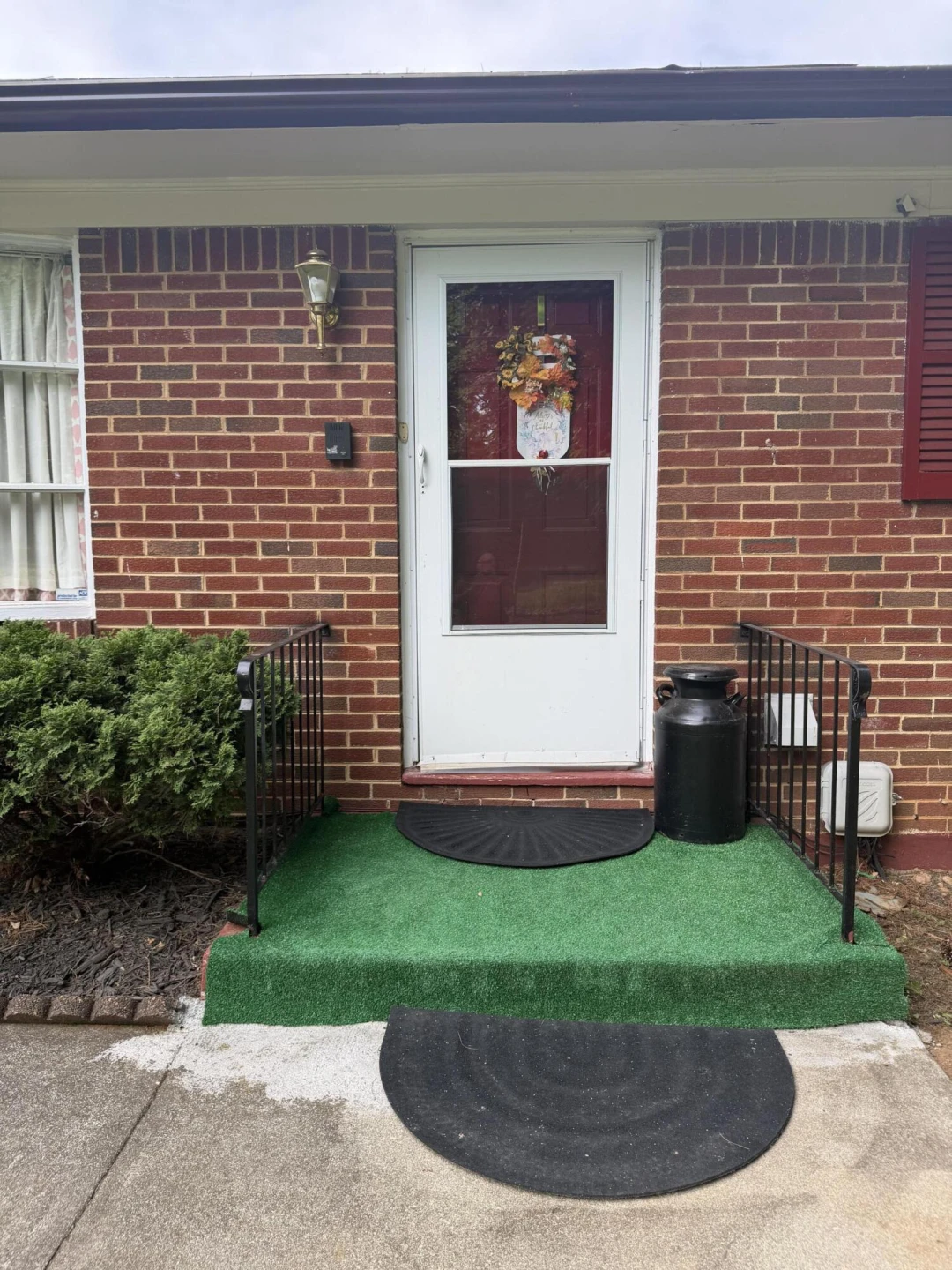 812 Elam DR - Photo 2