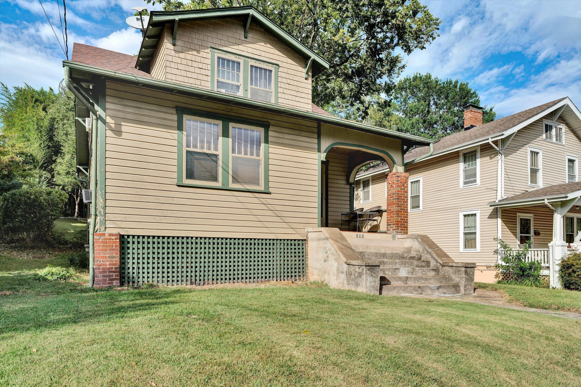 919 HOWBERT AVE SW - Photo 3