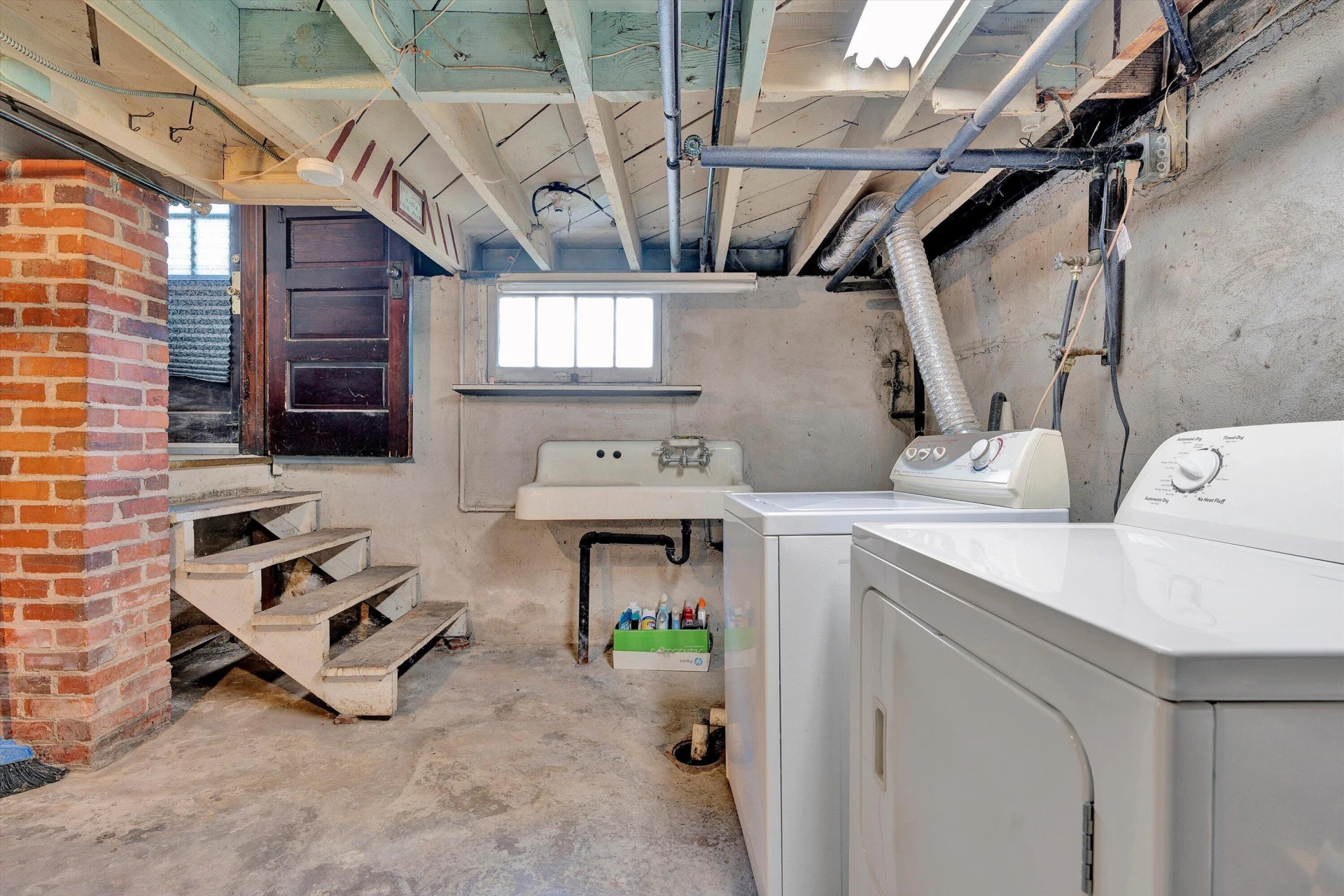 919 HOWBERT AVE SW - Photo 32