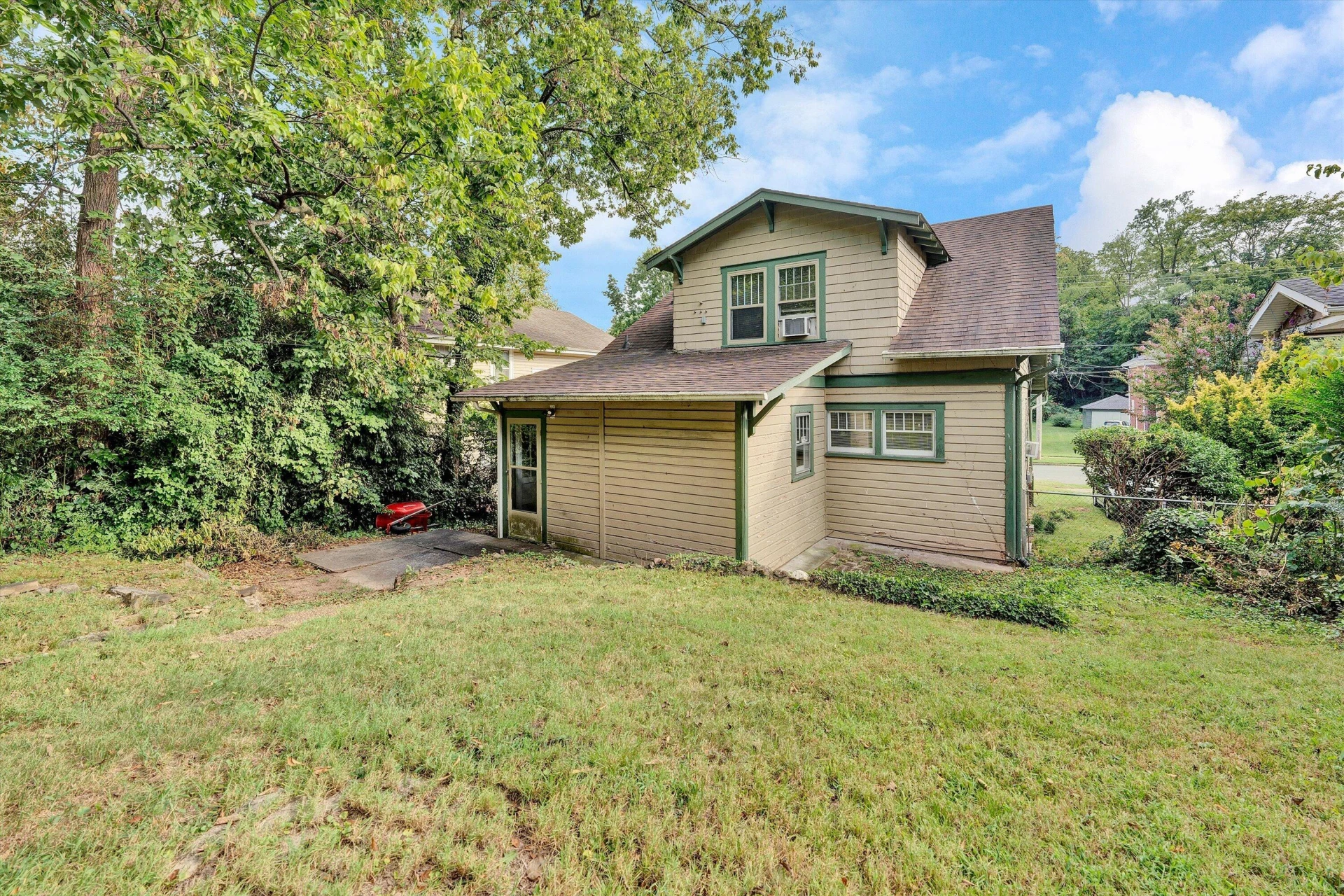 919 HOWBERT AVE SW - Photo 38
