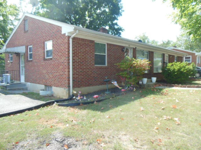 181 Maplelawn AVE NE - Photo 2