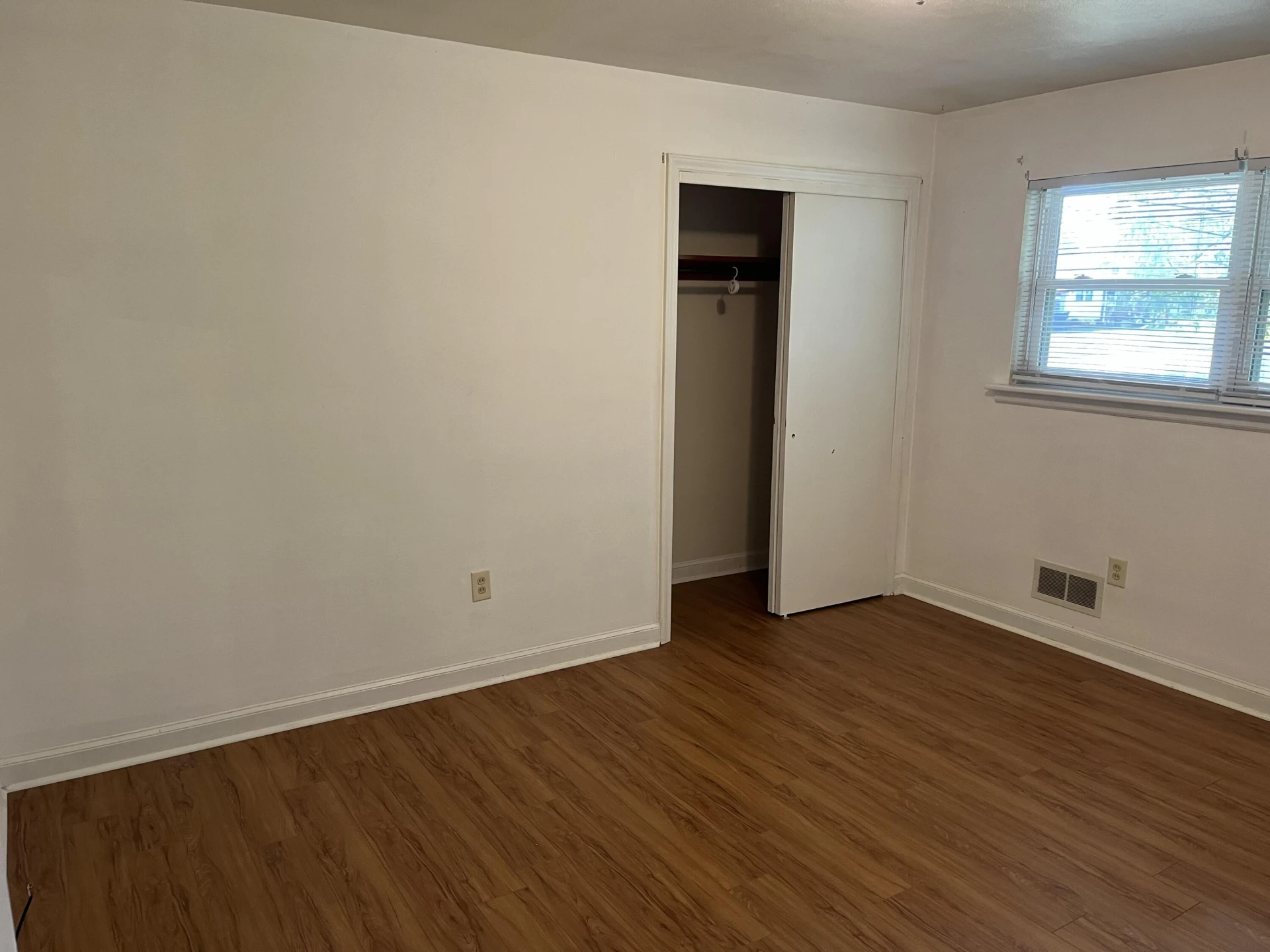 181 Maplelawn AVE NE - Photo 8