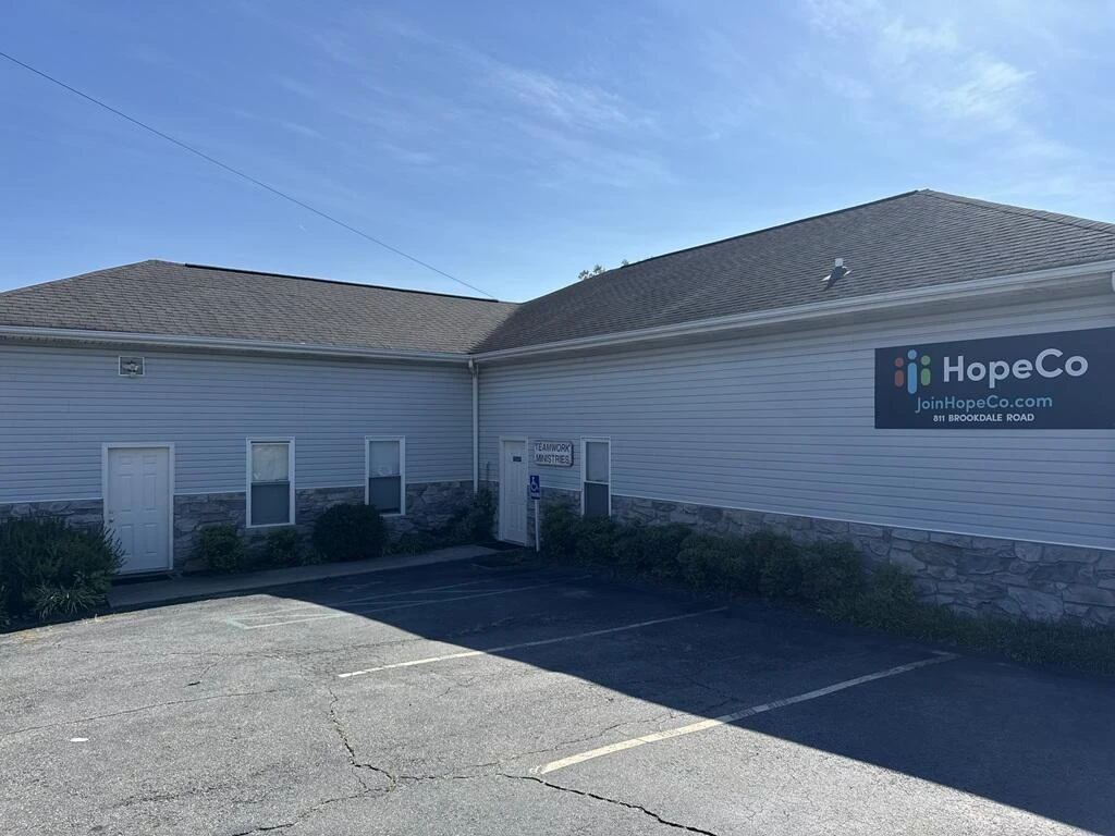 811 Brookdale ST - Photo 2