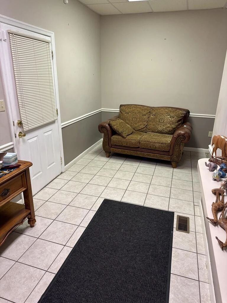 811 Brookdale ST - Photo 4