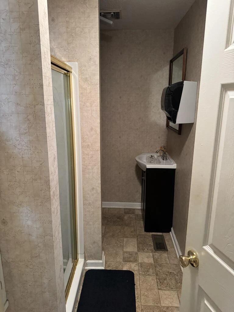 811 Brookdale ST - Photo 6