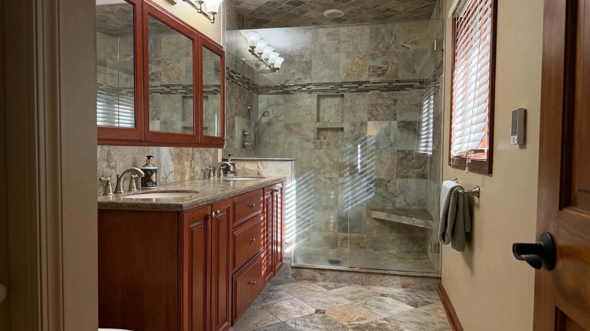 1116 Foothills DR - Photo 26