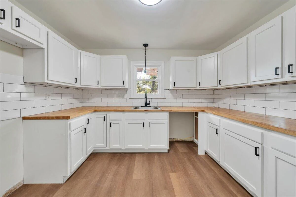 3848 View AVE - Photo 13