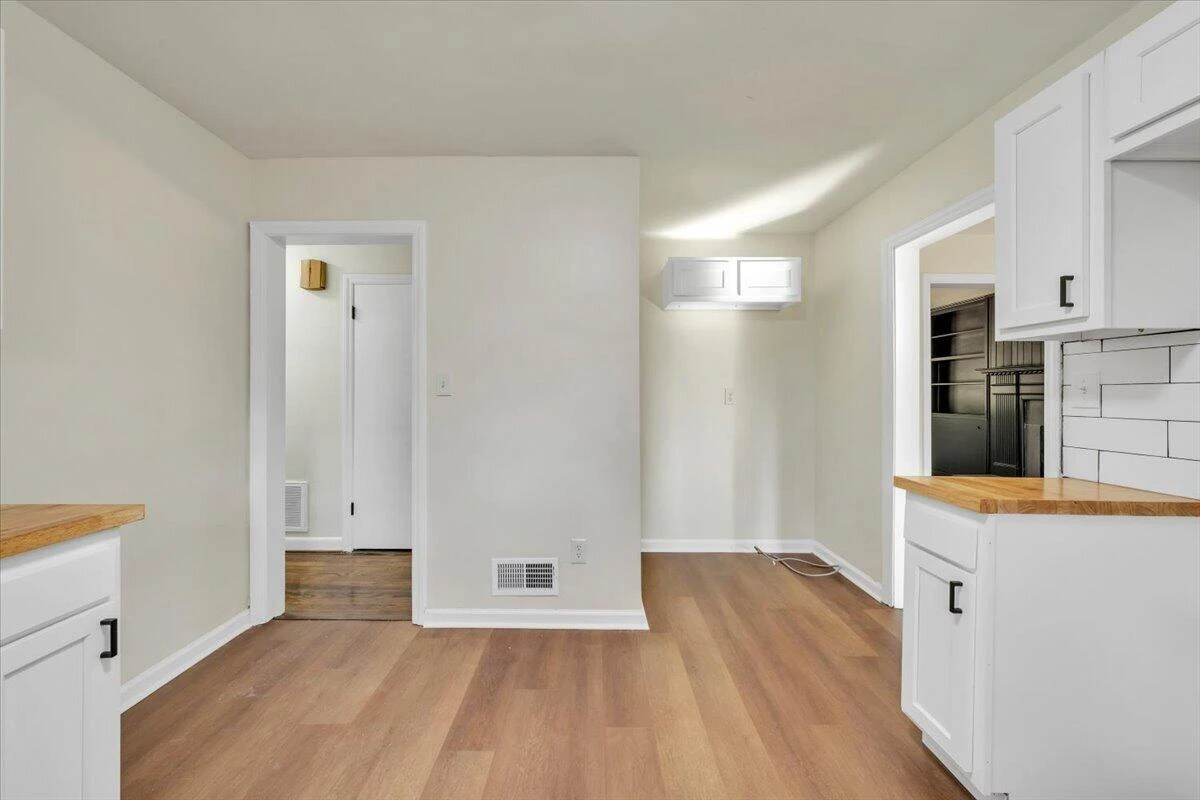 3848 View AVE - Photo 15