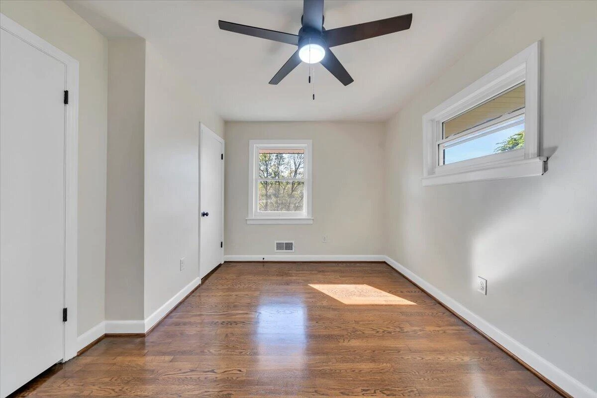 3848 View AVE - Photo 19