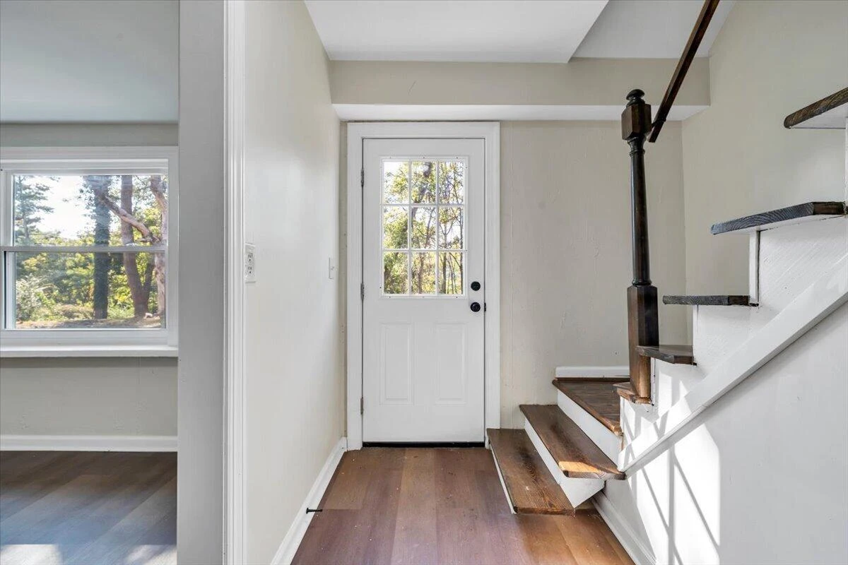 3848 View AVE - Photo 21