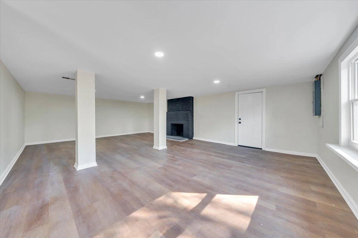3848 View AVE - Photo 22