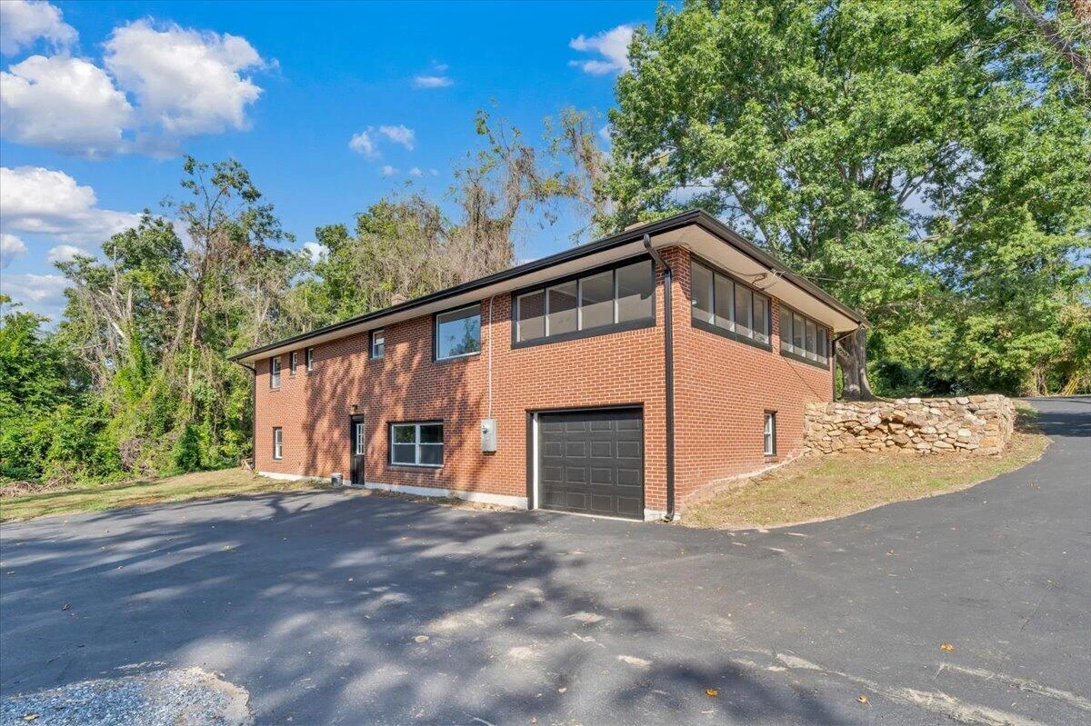 3848 View AVE - Photo 34