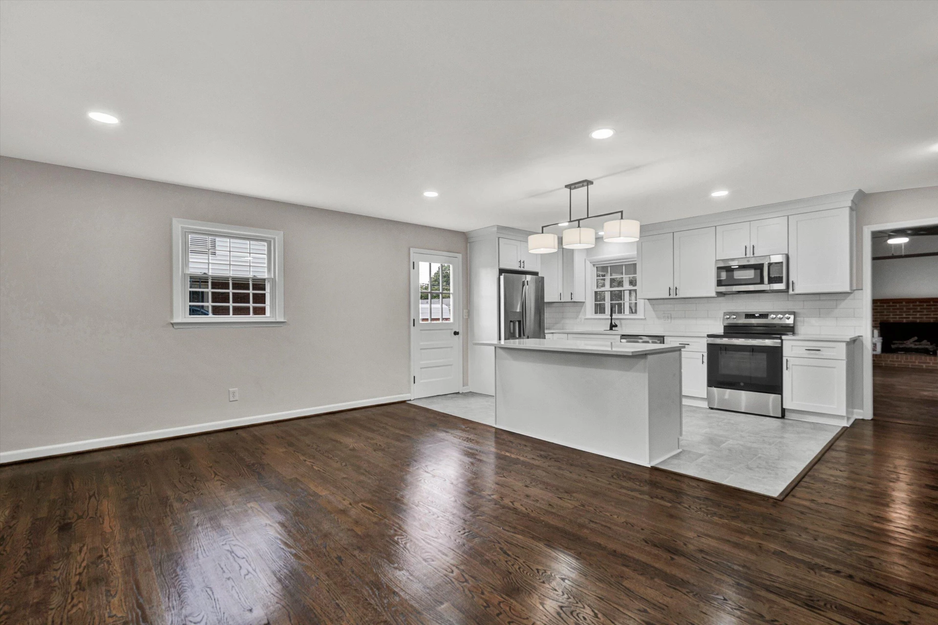 906 Citadel LN - Photo 3