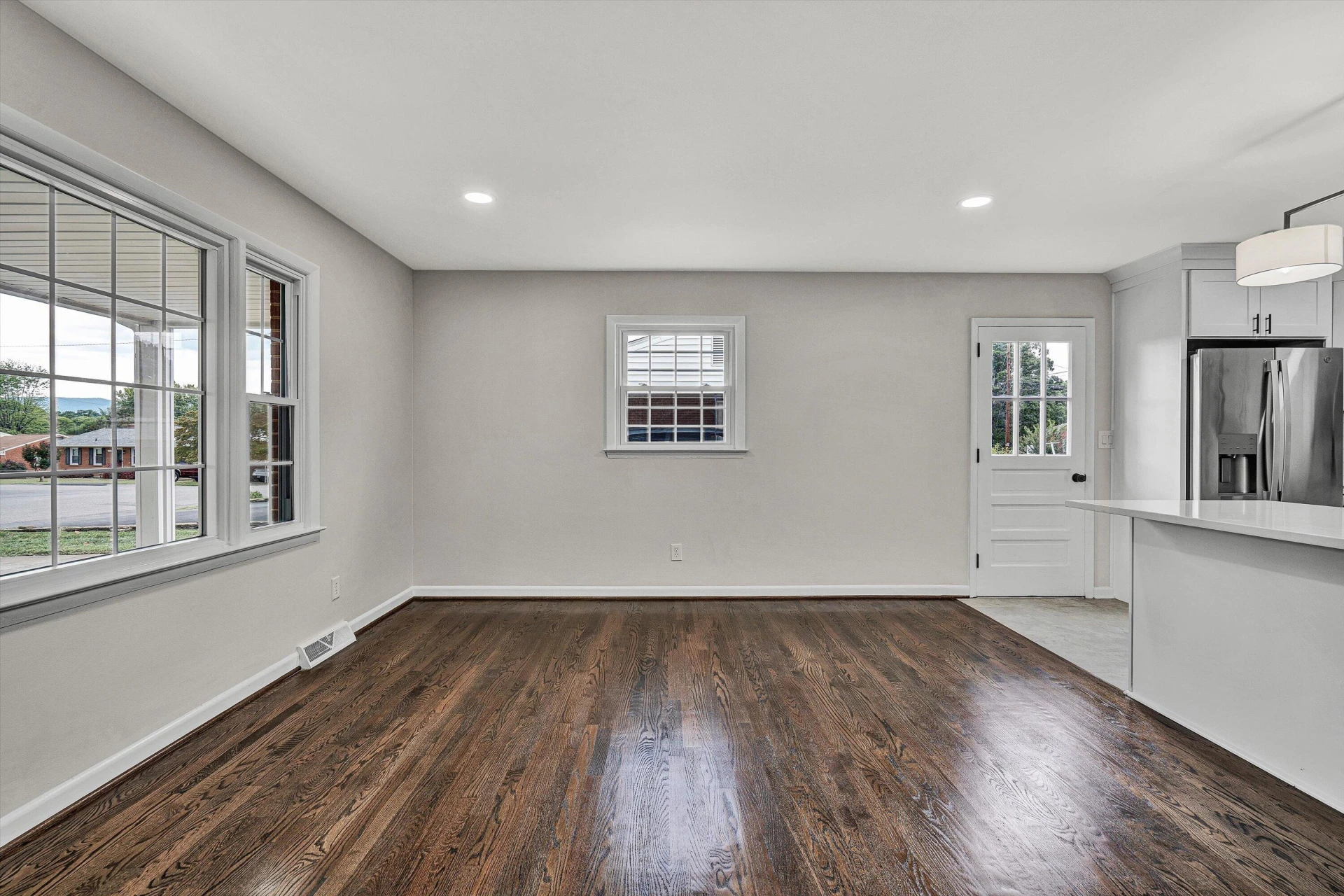 906 Citadel LN - Photo 5