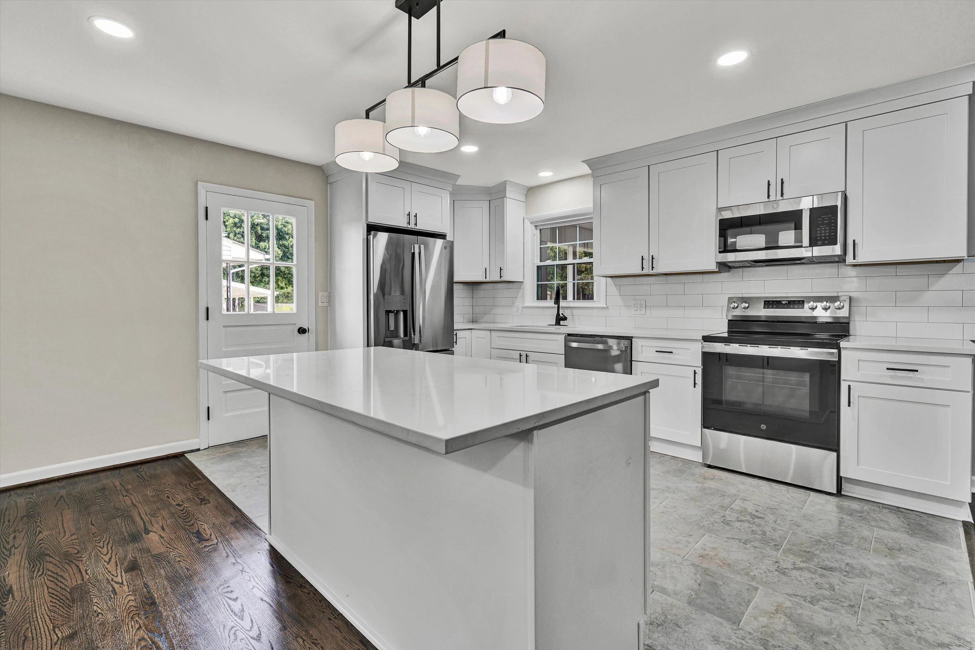 906 Citadel LN - Photo 6