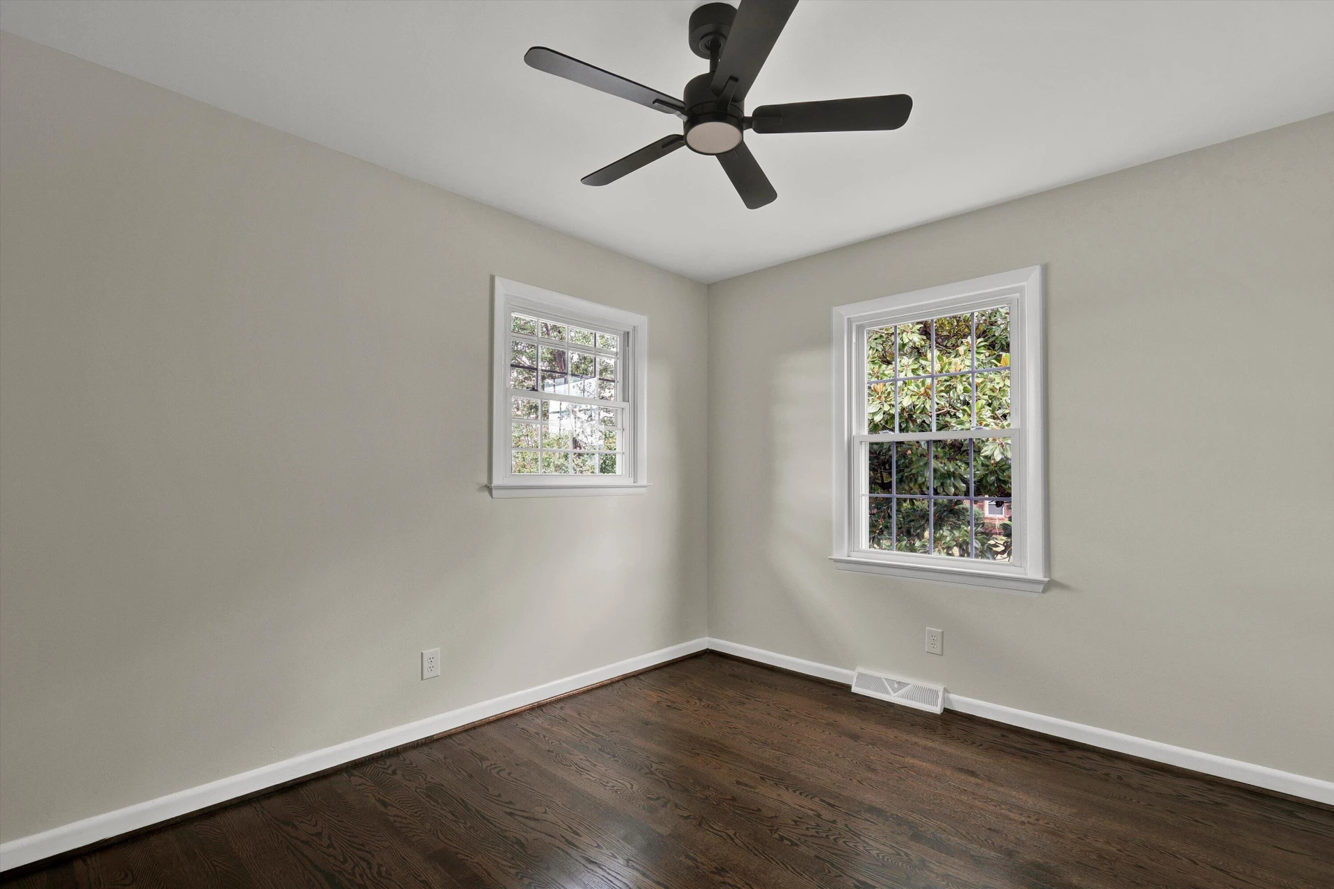 906 Citadel LN - Photo 17