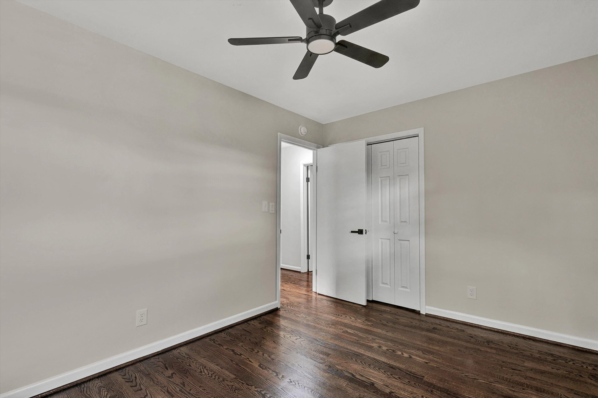 906 Citadel LN - Photo 18