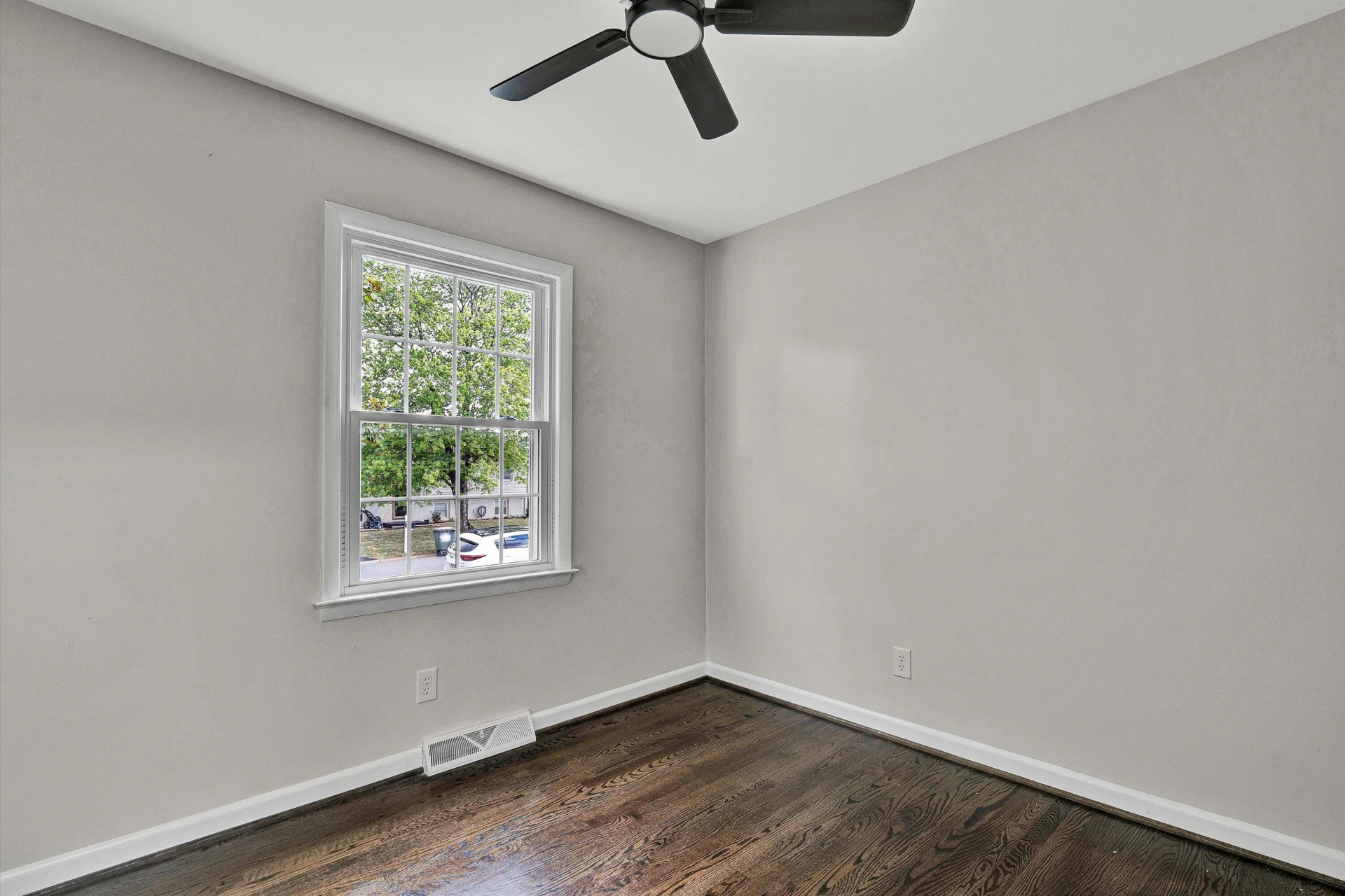 906 Citadel LN - Photo 19