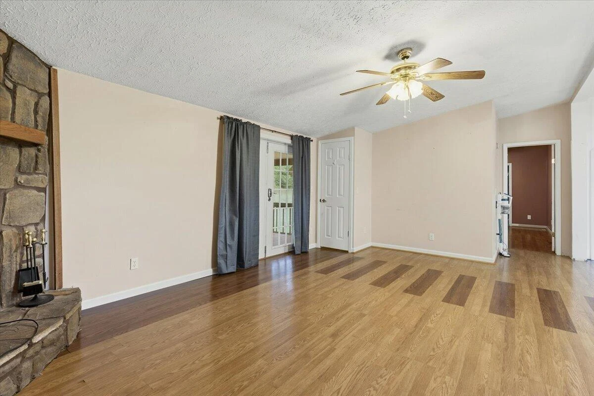5308 Thornspring RD - Photo 11