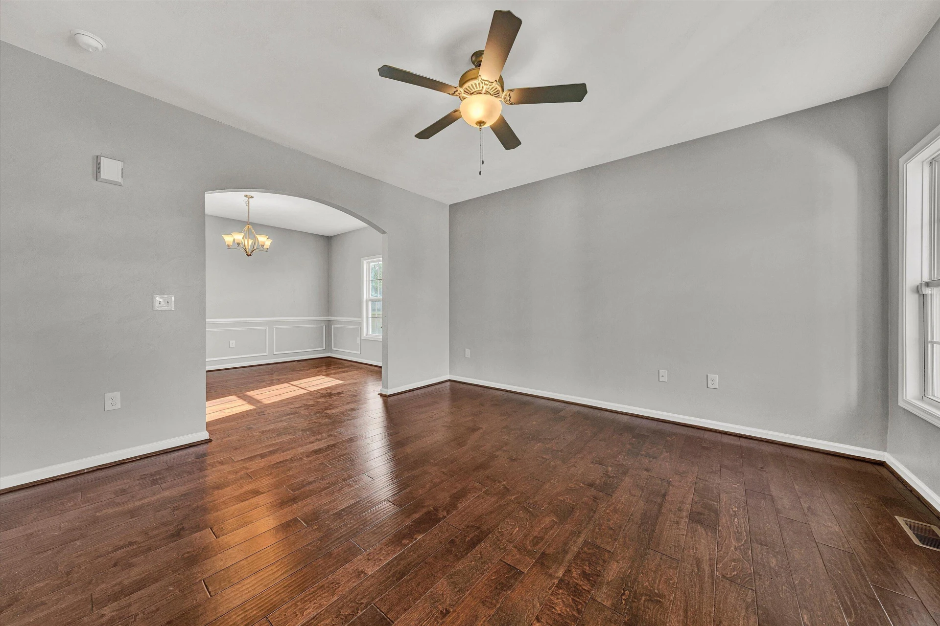 2049 Lawson LN - Photo 5