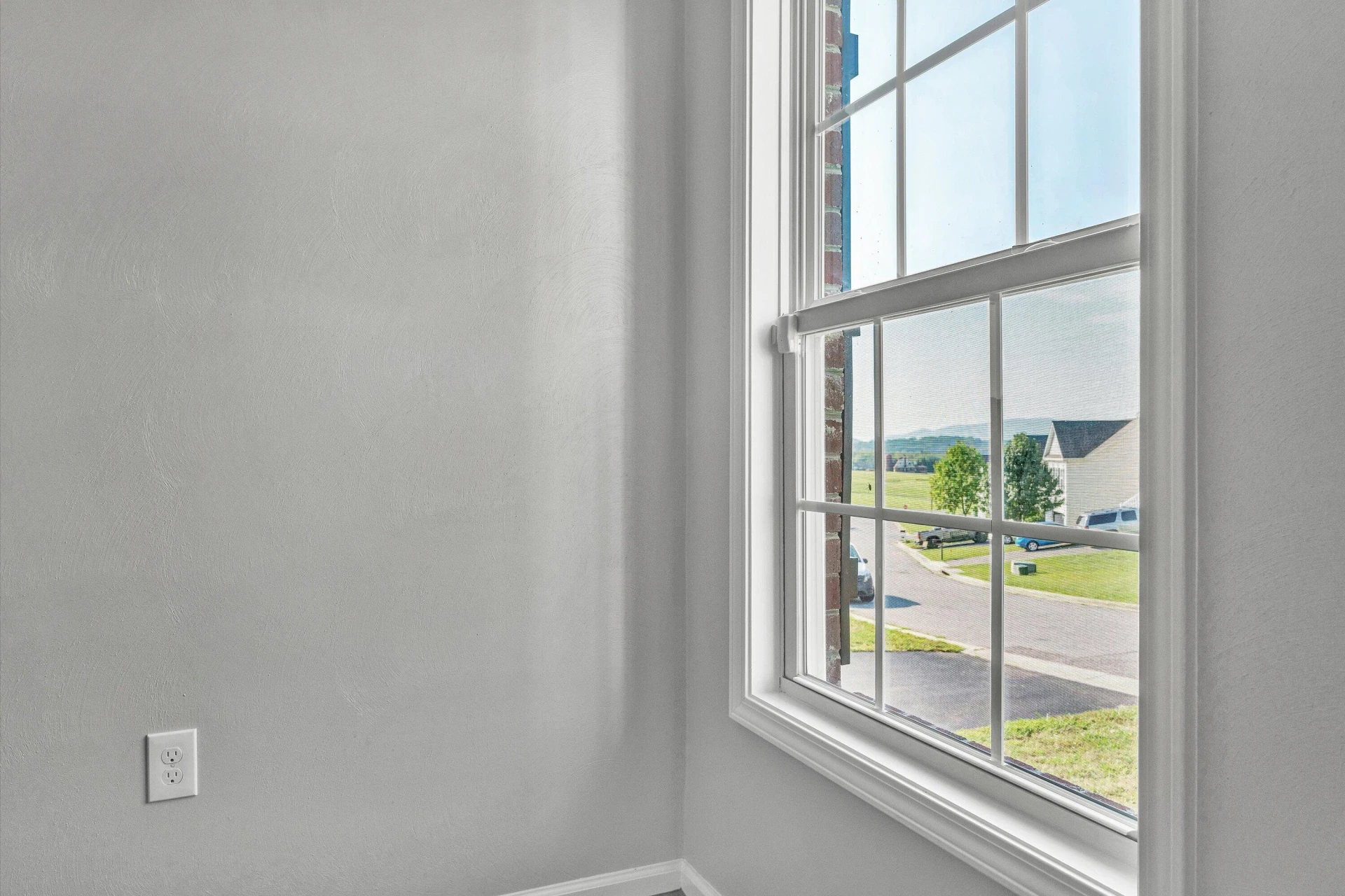 2049 Lawson LN - Photo 32