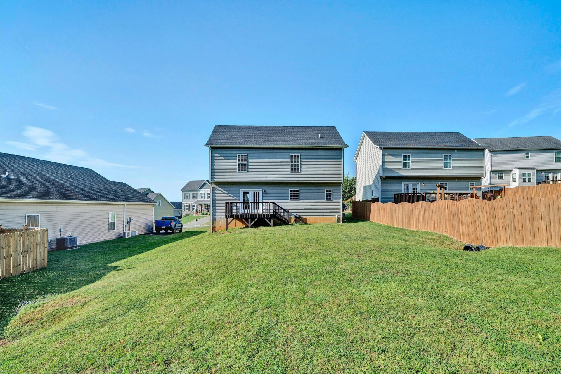 2049 Lawson LN - Photo 38