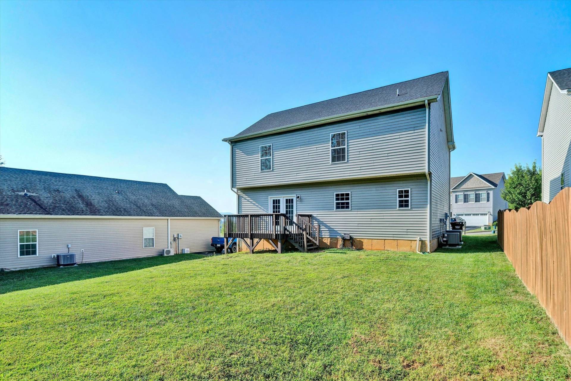 2049 Lawson LN - Photo 39