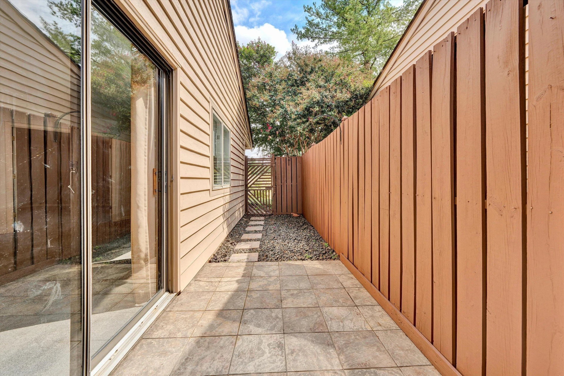 437 Windward DR SW - Photo 10