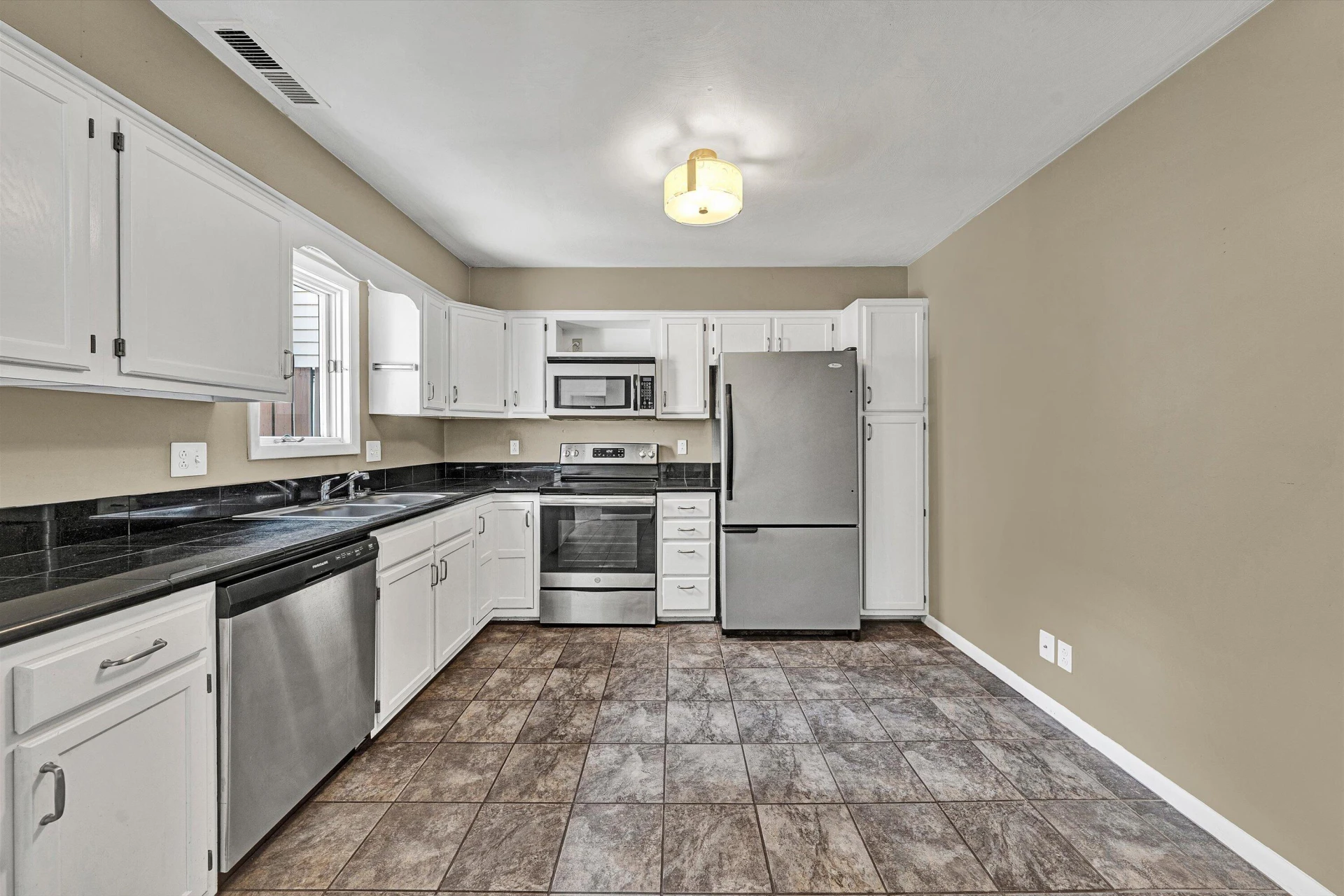 437 Windward DR SW - Photo 13