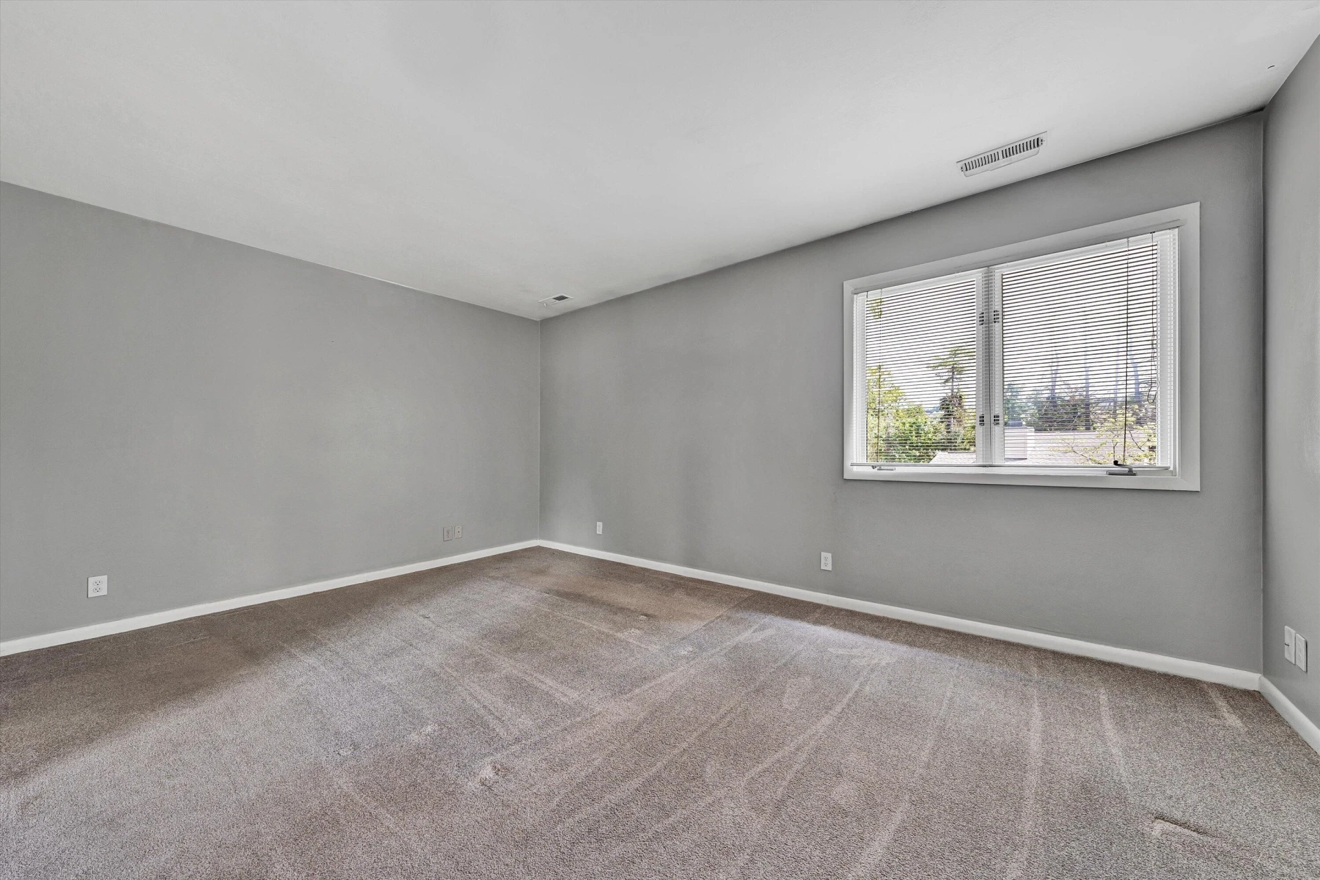 437 Windward DR SW - Photo 16