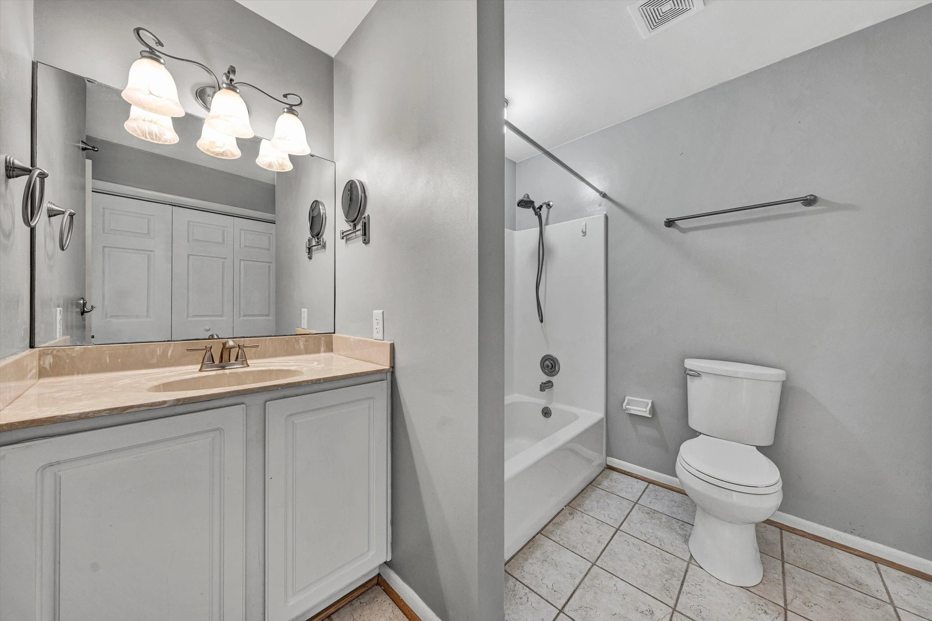 437 Windward DR SW - Photo 18