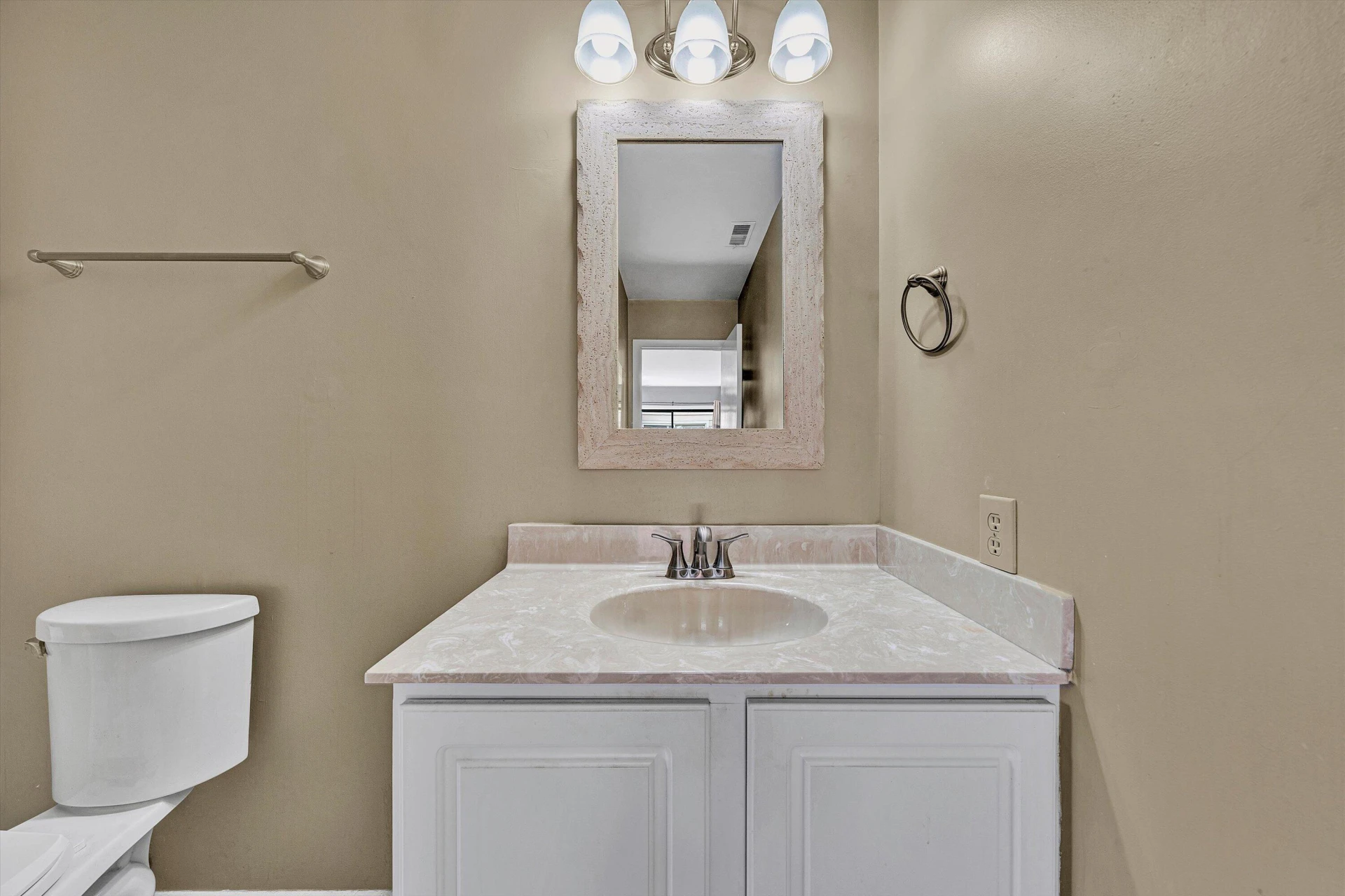 437 Windward DR SW - Photo 19