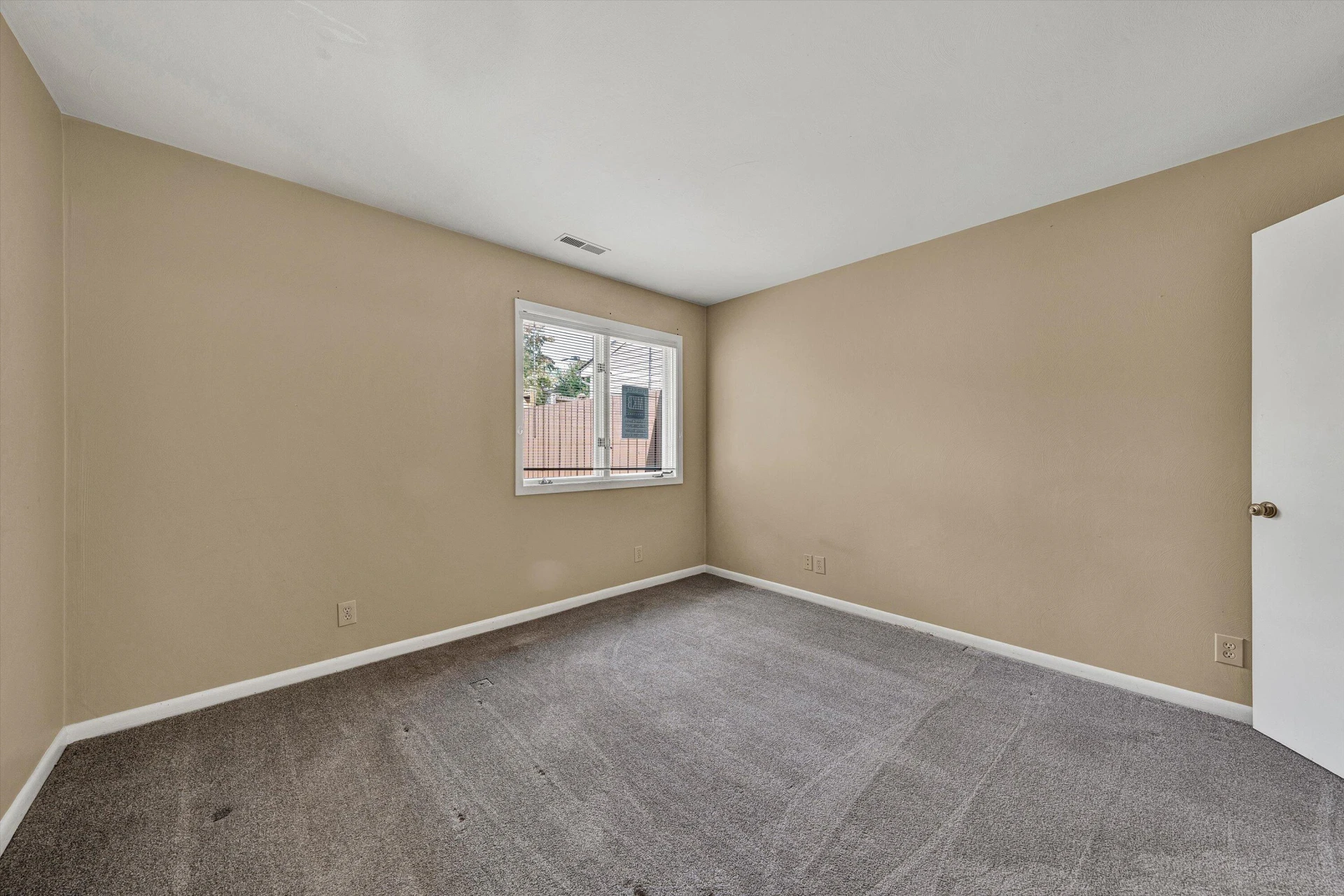 437 Windward DR SW - Photo 21