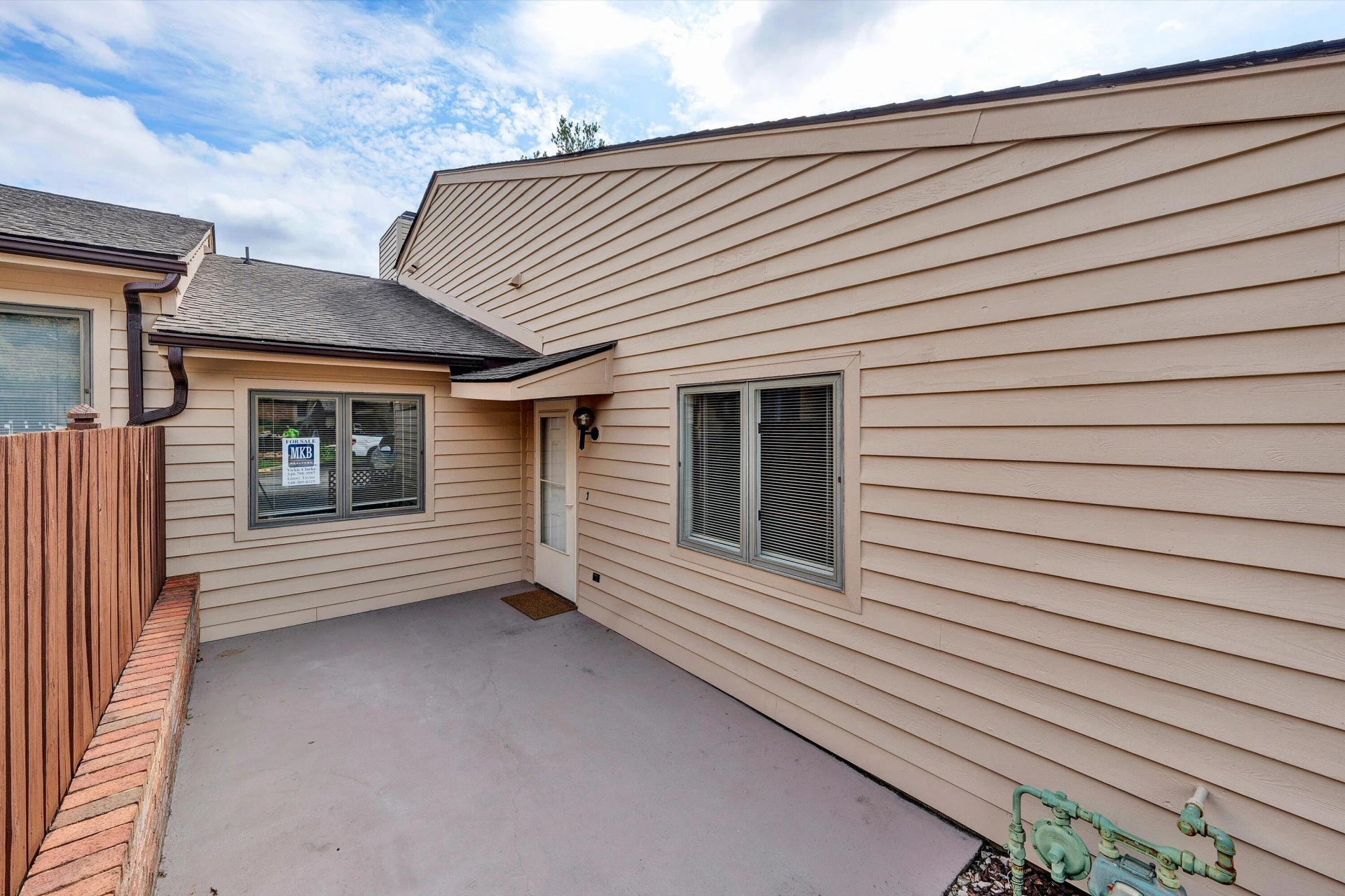 437 Windward DR SW - Photo 24