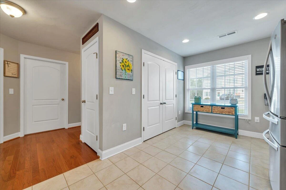 6807 Village Green DR - Photo 5