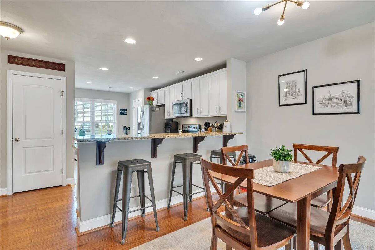 6807 Village Green DR - Photo 7