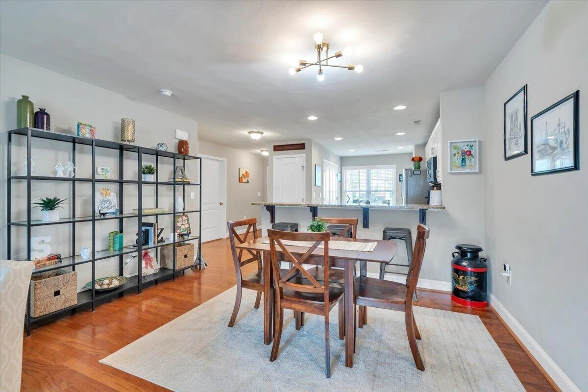 6807 Village Green DR - Photo 10